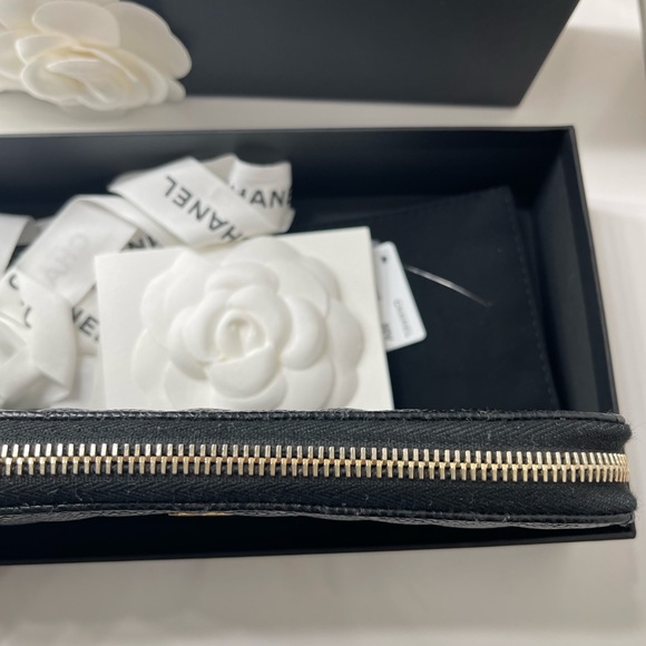 Chanel Wallet - Picture 3 of 6